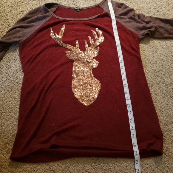 Boutique Sequin Deer Top - Picture 3 of 5